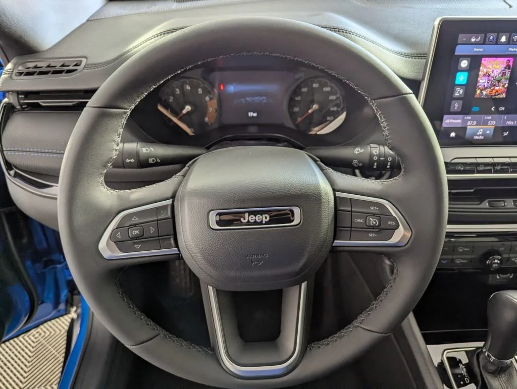 New 2026 Hydro Blue Pearlcoat Jeep Latitude Altitude image 18
