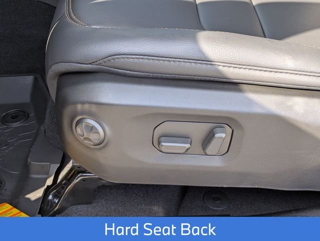 2026 Jeep Wrangler 4-Door Sahara - Photo 18