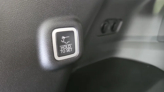New 2026 Red Hot Pearl-Coat Exterior Paint Jeep Overland image 30