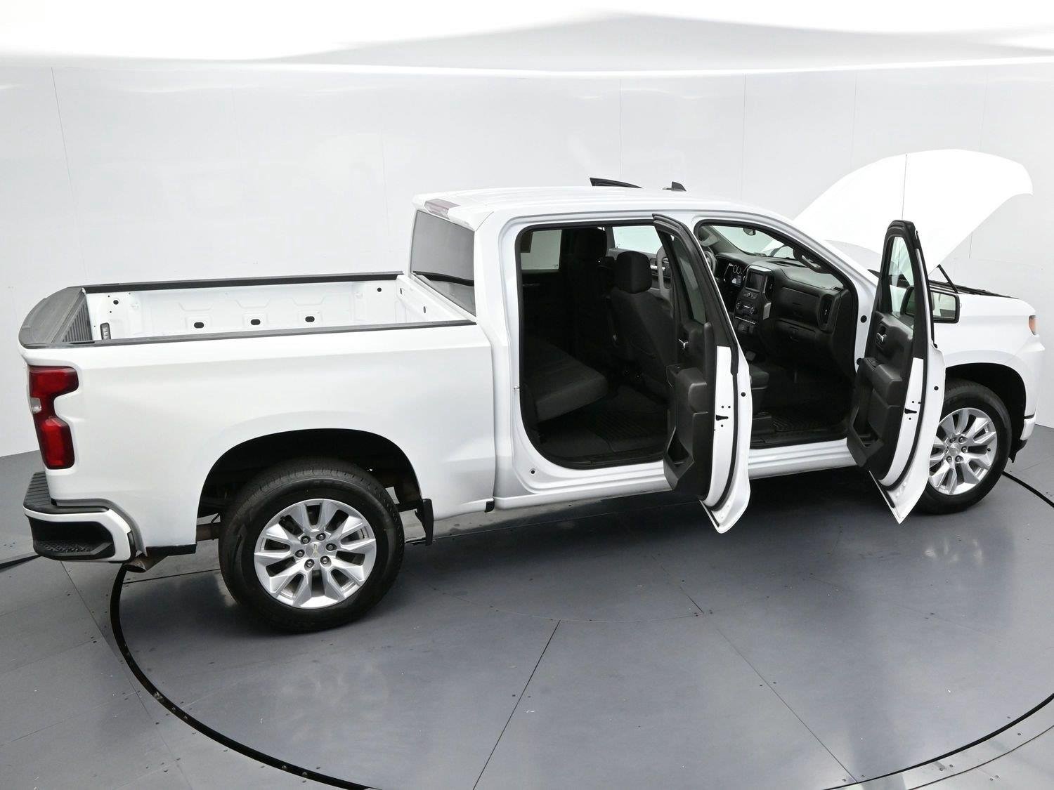 Used 2022 Summit White Chevrolet Custom image 37