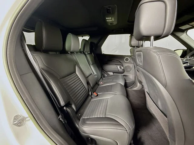 Used 2023 White Land Rover S R-Dynamic image 29