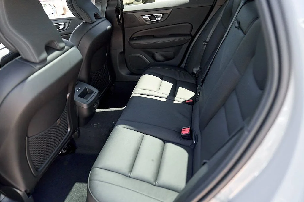 New 2026 Vapour Grey Volvo Plus image 20