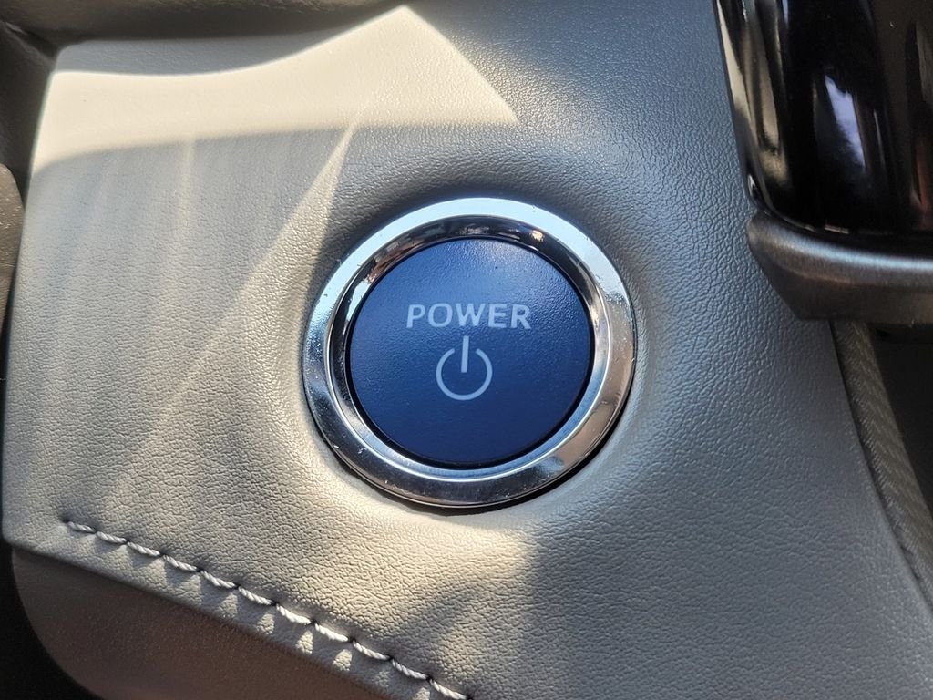 Used 2022 Silver Toyota XLE image 23