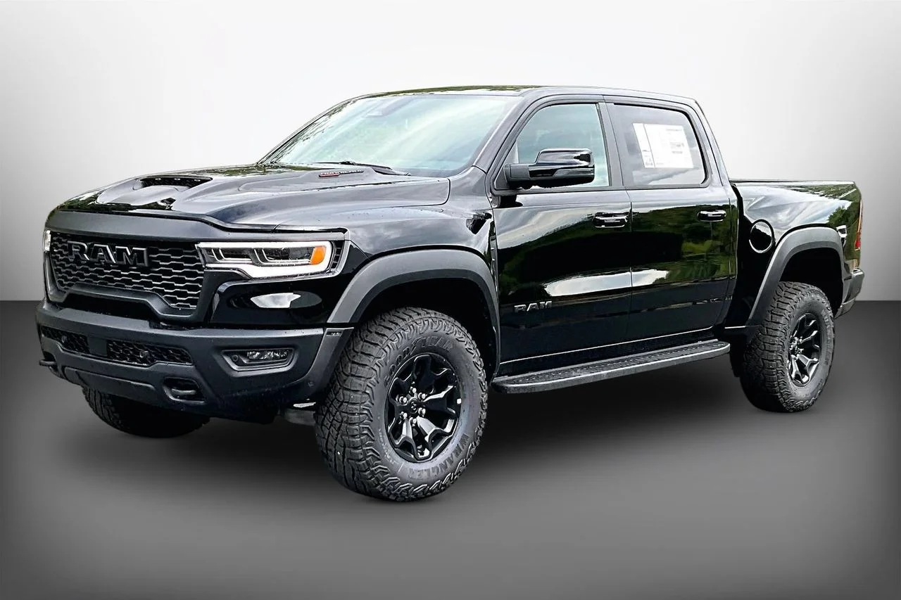 New 2026 Diamond Black Crystal Pearl-Coat Exterior Paint RAM RHO image 4