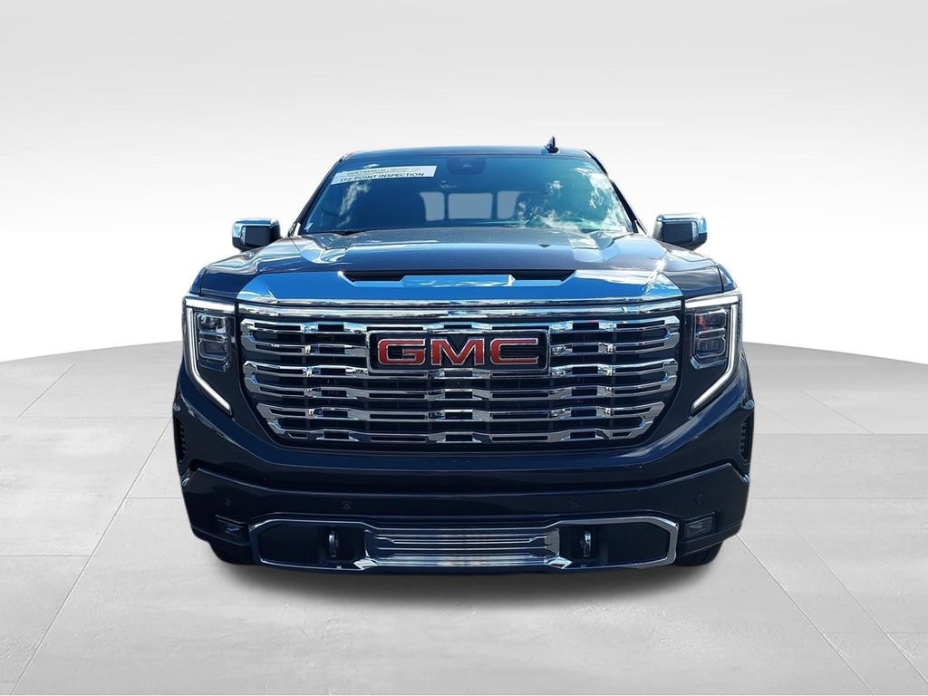 Used 2025 Silver GMC Denali image 4