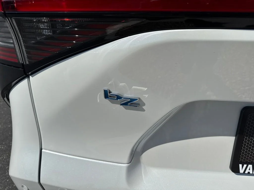 2026 Toyota bZ XLE - Photo 6