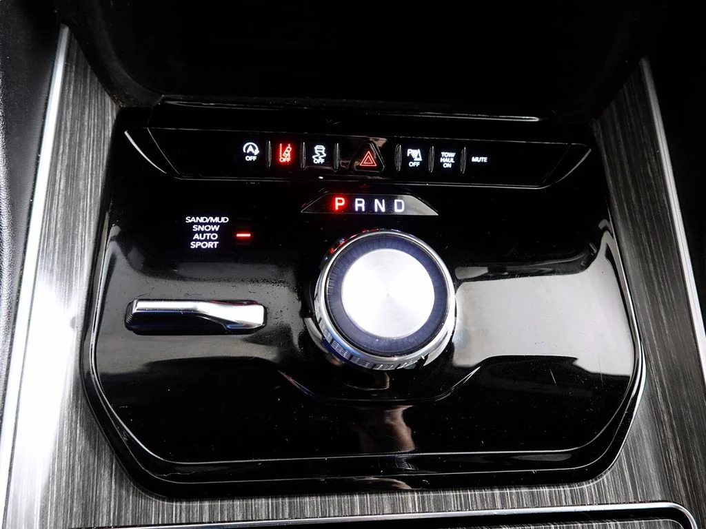 Used 2023 White Jeep Series II image 27