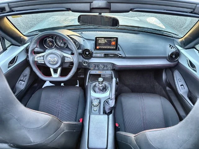 Used 2016 White Mazda Club image 20