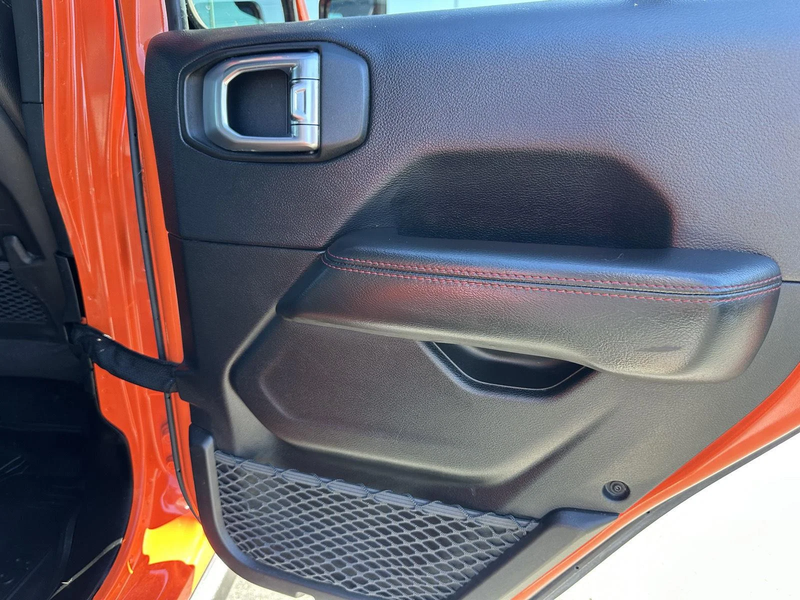Used 2018 Firecracker Red Clearcoat Jeep Rubicon image 17
