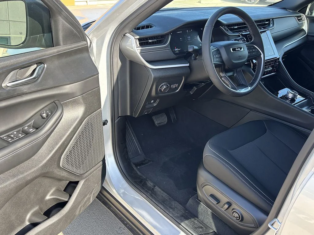 New 2026 Silver Jeep Laredo X image 7