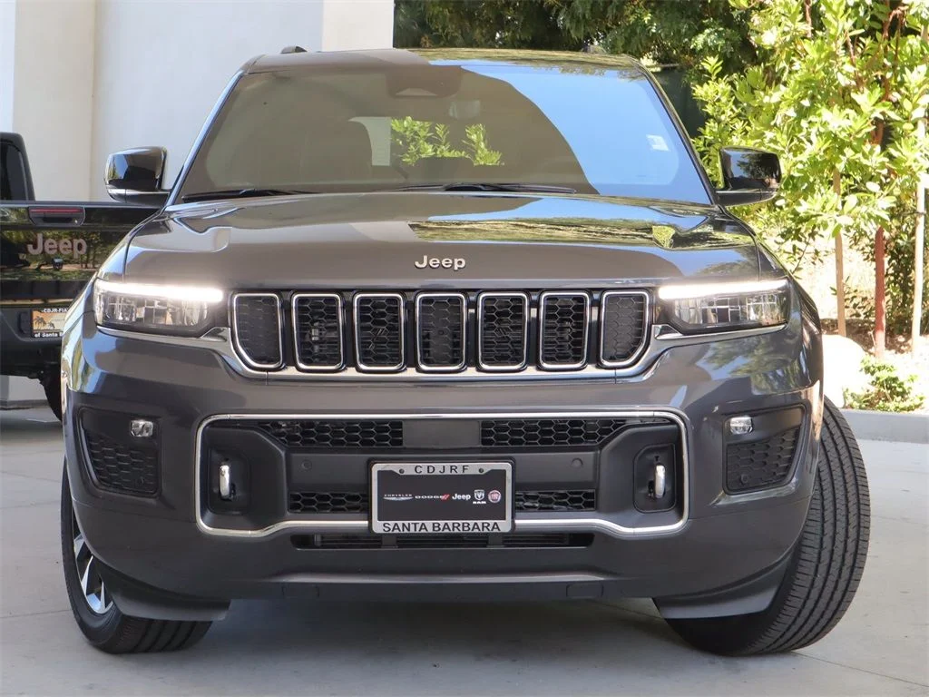 New 2023 Baltic Gray Metallic Clear-Coat Exterior Paint Jeep Overland image 3