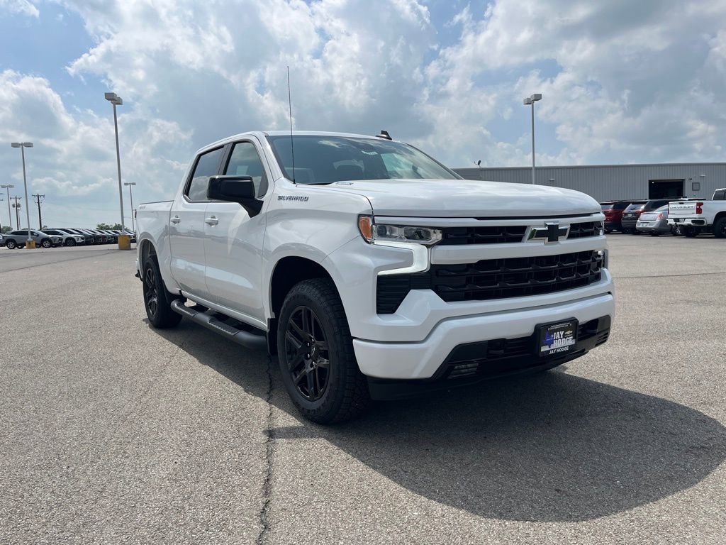 New 2026 Summit White Chevrolet RST image 7