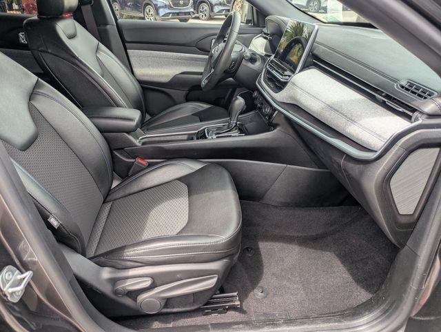 Used 2023 Gray Jeep Latitude image 26