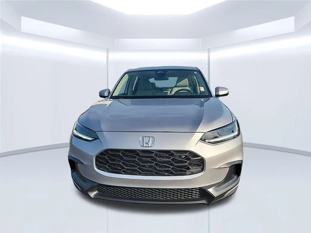Used 2024  Honda LX image 3