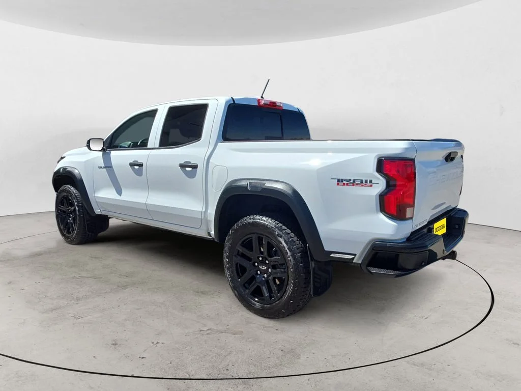 Used 2025 White Chevrolet Trail Boss image 7