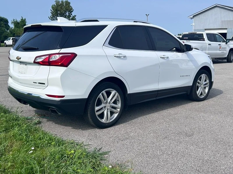 Used 2018 Summit White / White Chevrolet AWD 4dr Premier w/2LZ image 3