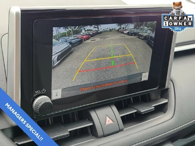 2025 Toyota RAV4 XLE - Photo 29