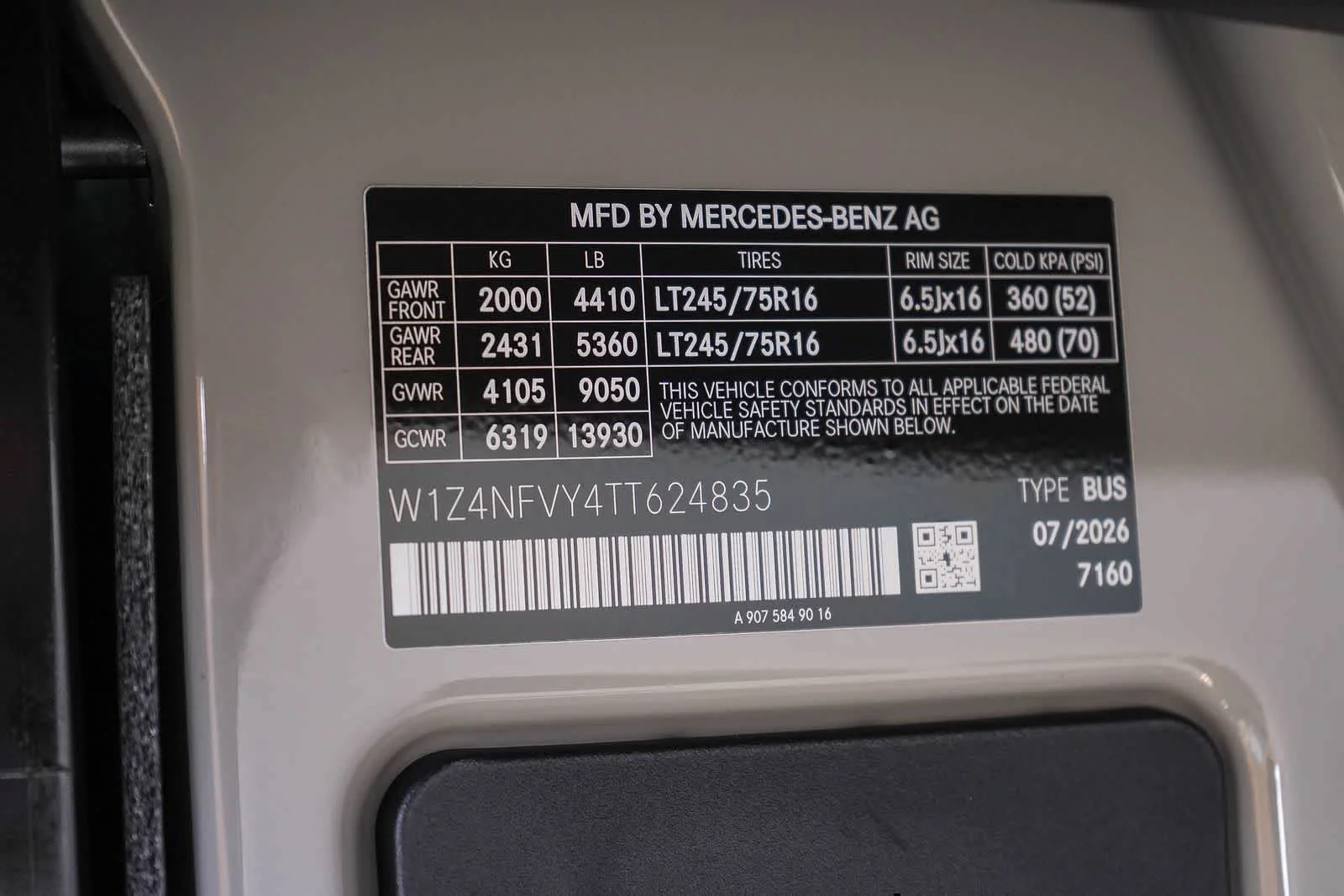 New 2026 Stone Gray Mercedes-Benz Passenger 144WB High Roof AWD 2.0L I4 Diesel Turbo image 39