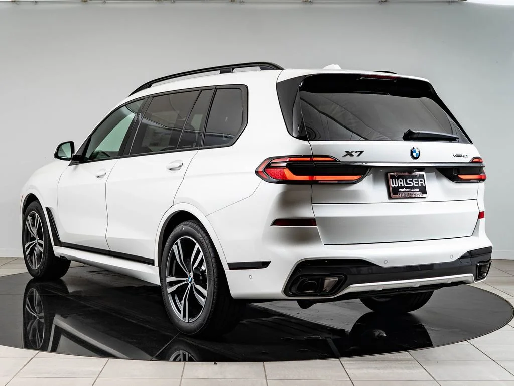 New 2027 Mineral White Metallic BMW xDrive40i image 6