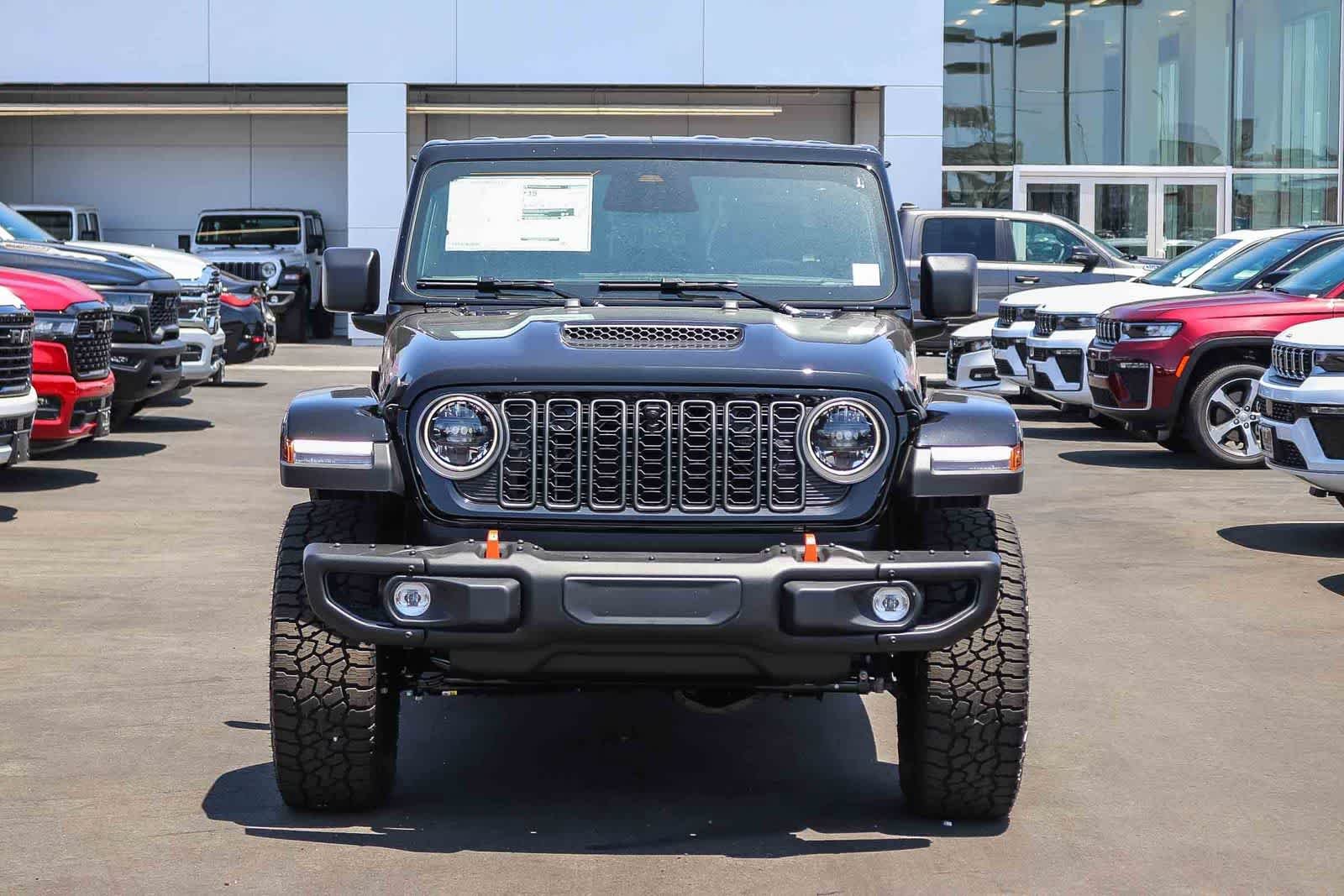 New 2026 Black Clear-Coat Exterior Paint Jeep Mojave X image 2