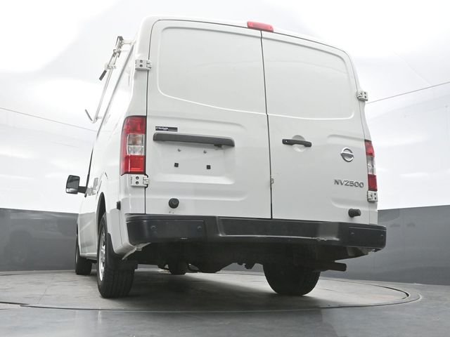 Used 2021 White Nissan SV image 37