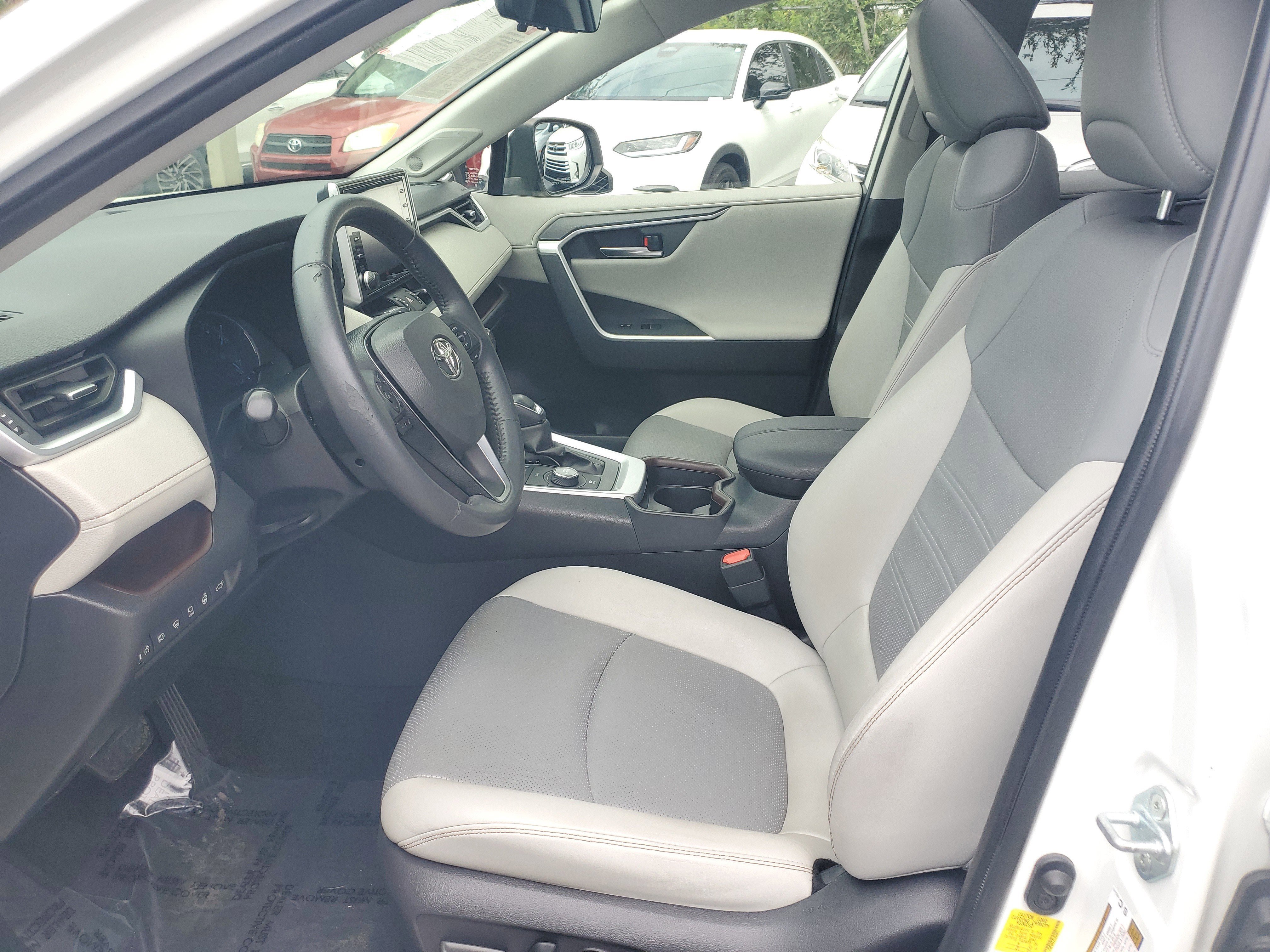 Used 2020 Blizzard Pearl Toyota Hybrid Limited image 20