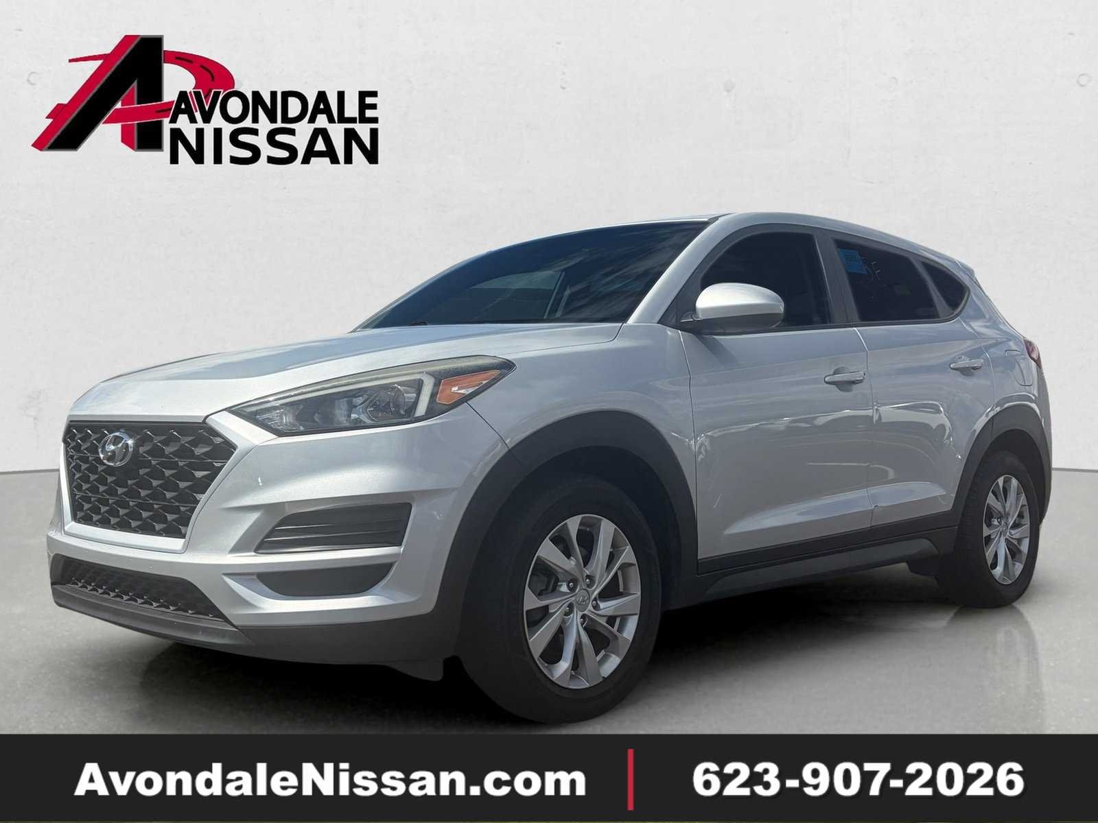 Used 2019 Molten Silver Hyundai SE image 1