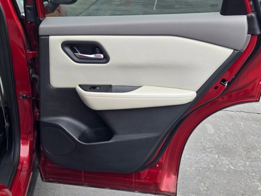 2025 Nissan Rogue SV - Photo 9