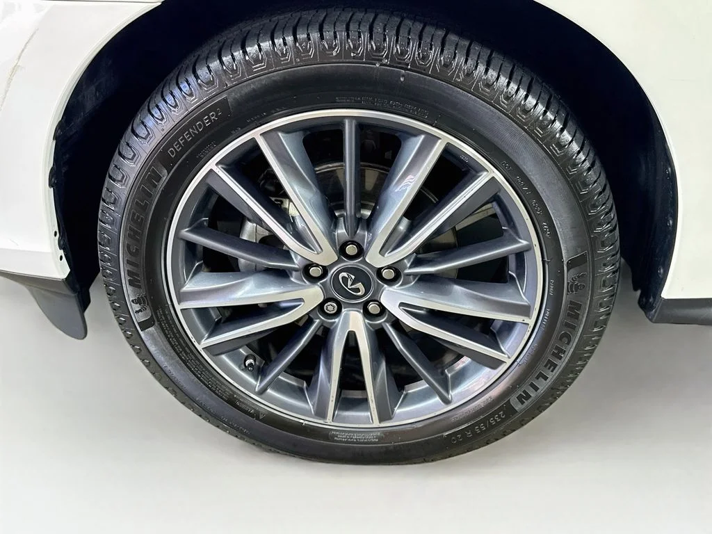 Certified Used 2019 White INFINITI LUXE image 44