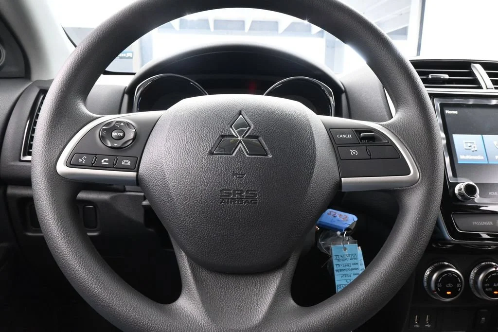 New 2027 White Diamond Mitsubishi 2.0 ES 2WD image 23