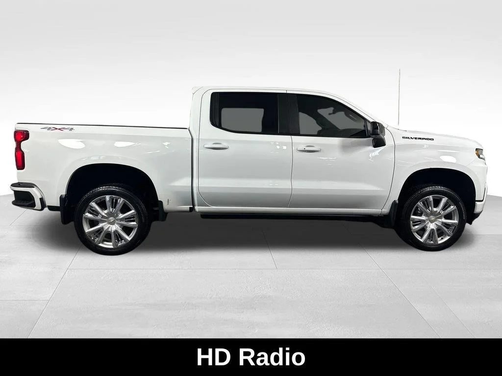 Used 2020 Summit White Chevrolet RST image 13