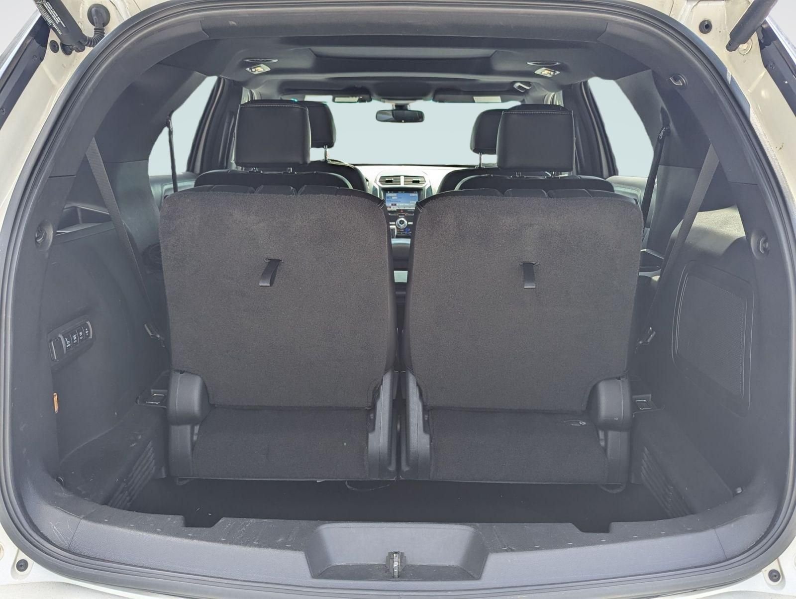 Used 2017 White Ford Platinum image 21
