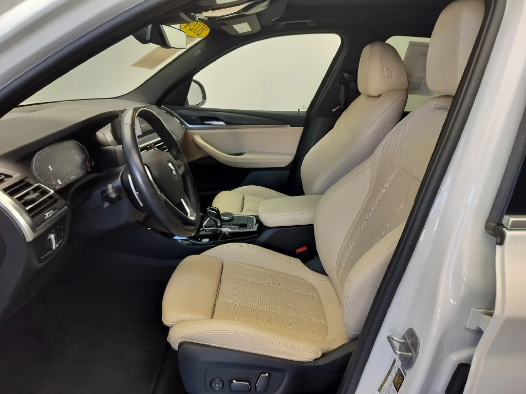 Used 2024 White BMW sDrive30i image 8