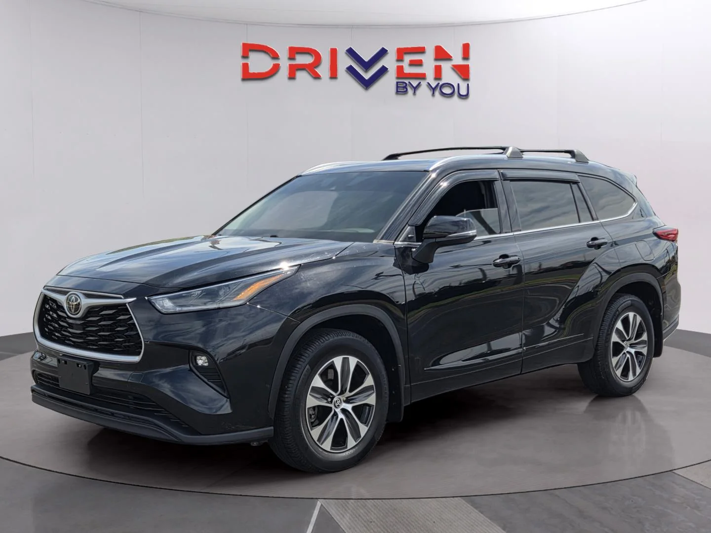 Used 2021 Midnight Black Metallic Toyota XLE image 1