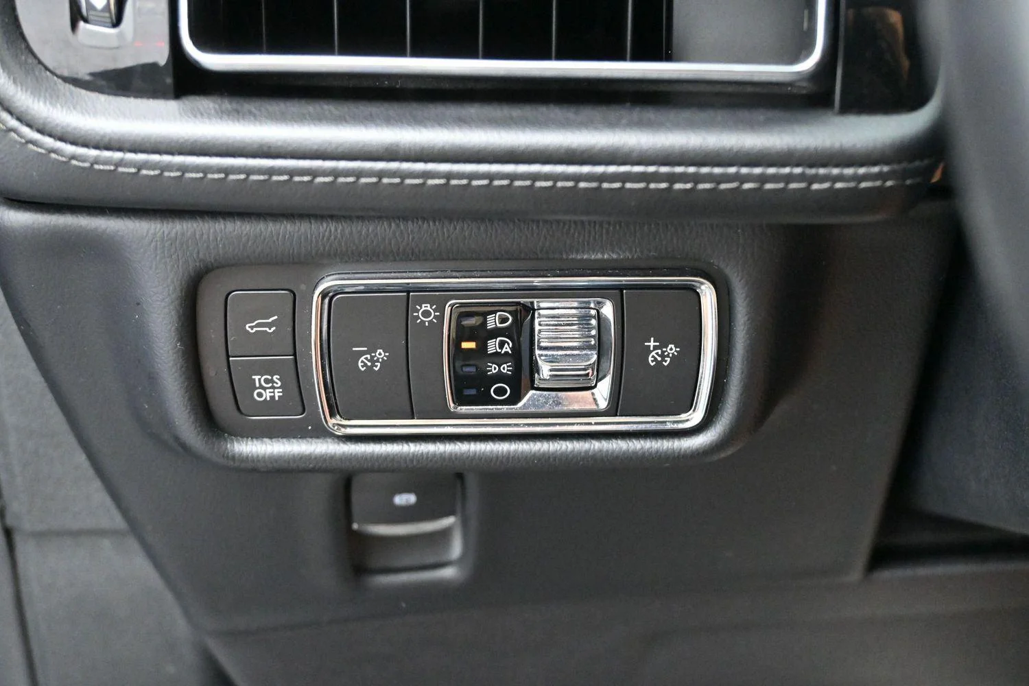 Used 2022 Infinite Black Lincoln Reserve image 26