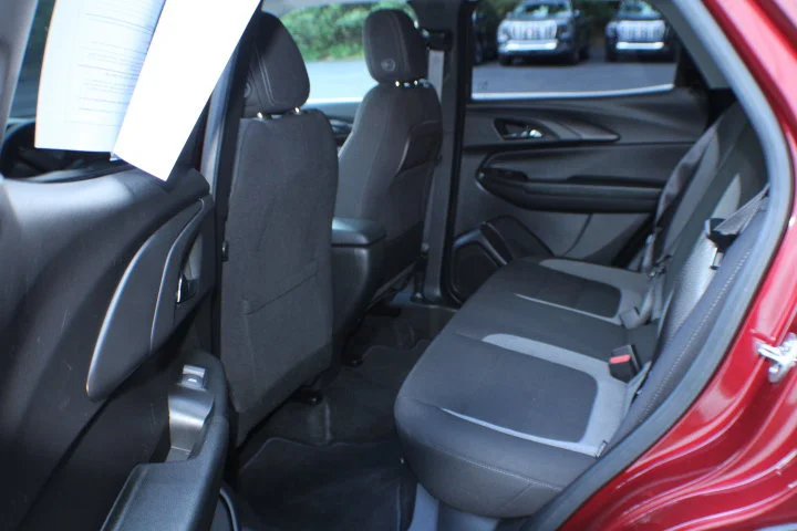 Used 2025 Crimson Metallic Chevrolet LT image 13