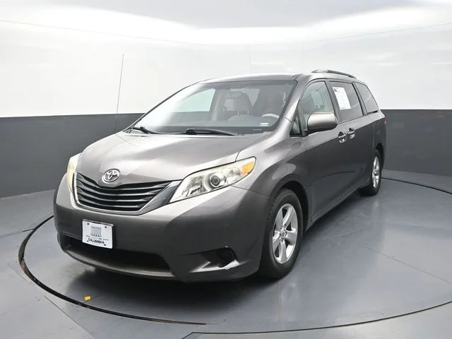 Used 2013 Gray Toyota LE image 6