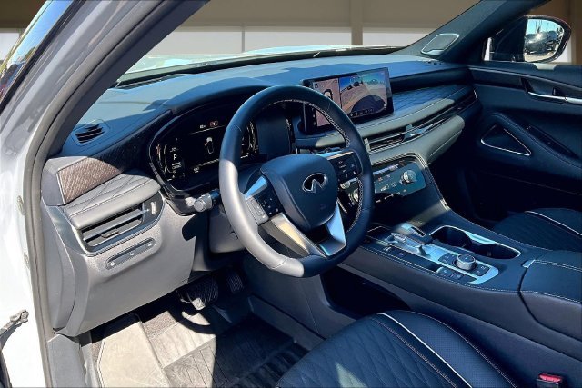 Used 2027 Gray INFINITI AUTOGRAPH image 13