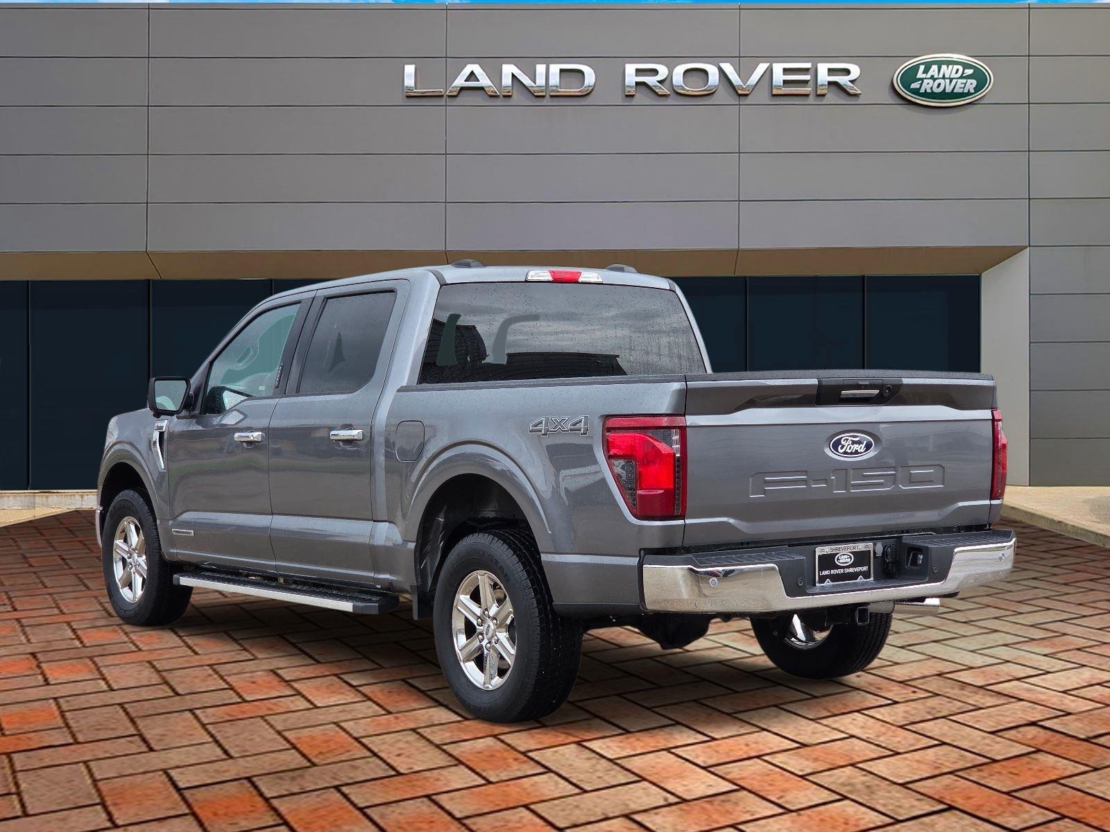 Used 2024 Oxford White Ford XLT image 6