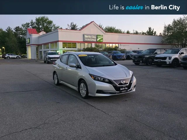 2019 Nissan Leaf S's photo