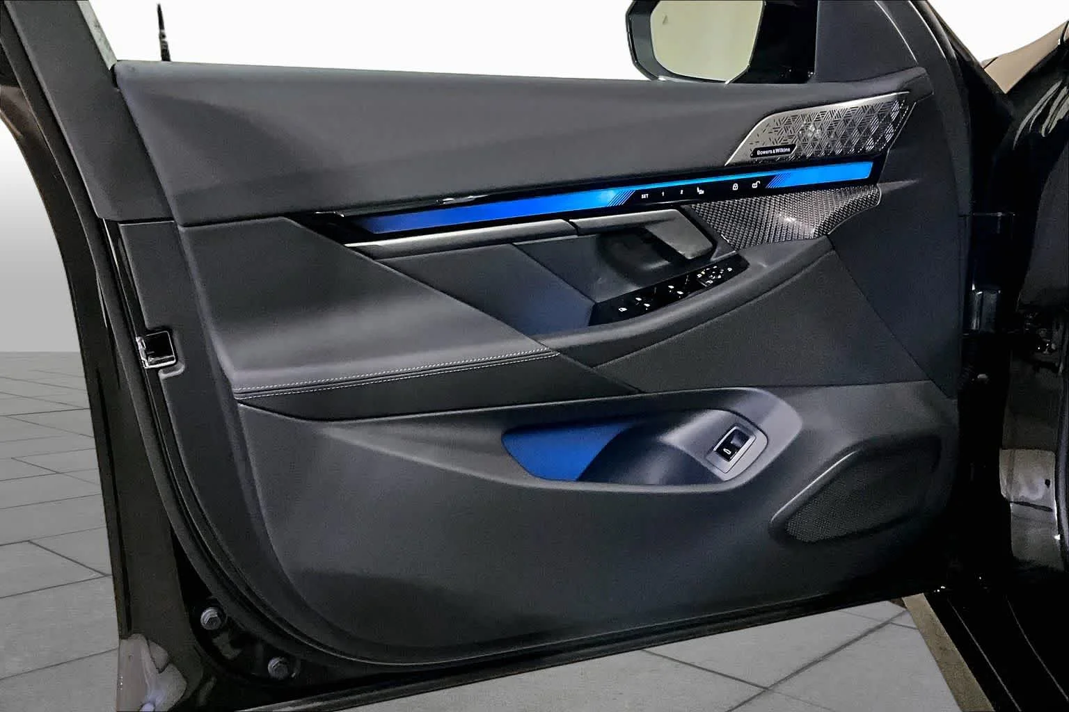 New 2026 Black Sapphire Metallic BMW M60 image 11