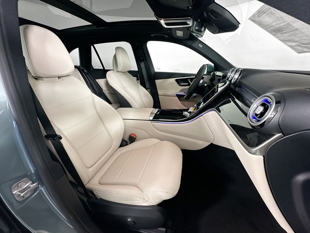 New 2026 Verde Silver Metallic Mercedes-Benz GLC 300 image 30