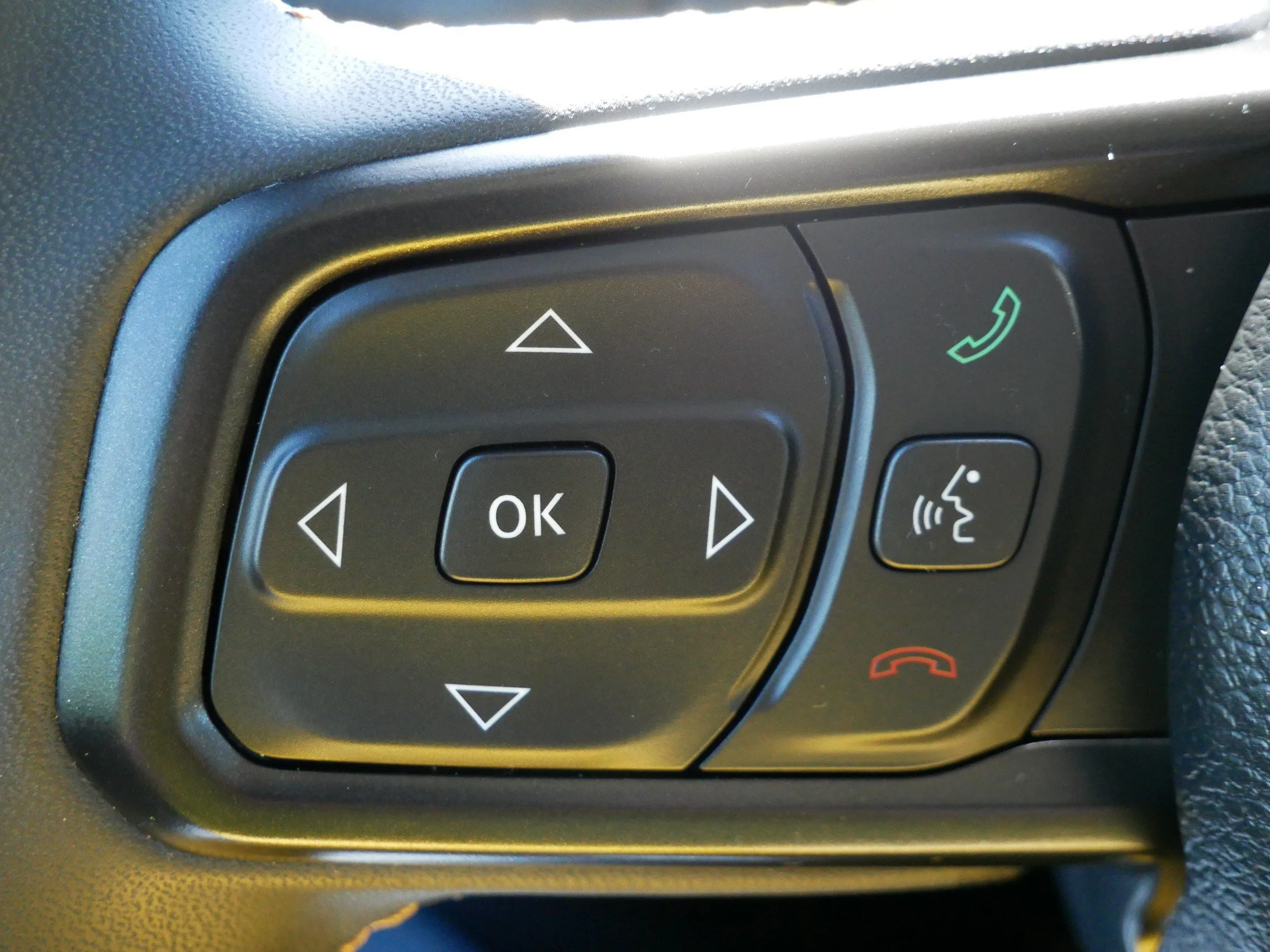 Used 2024 Anvil Clear Coat Jeep Sport S image 26