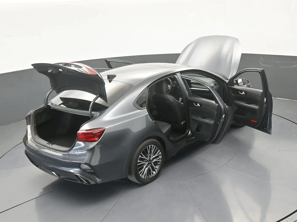 Used 2024 Gravity Gray Kia GT-Line image 69
