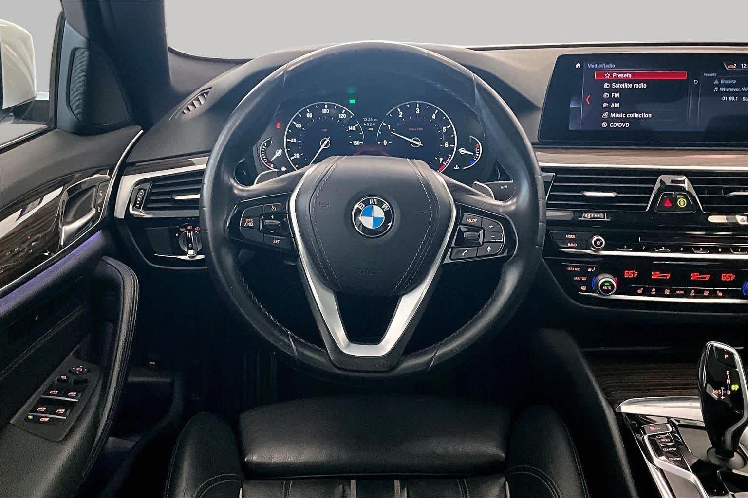 Used 2019 Alpine White BMW 540i image 15