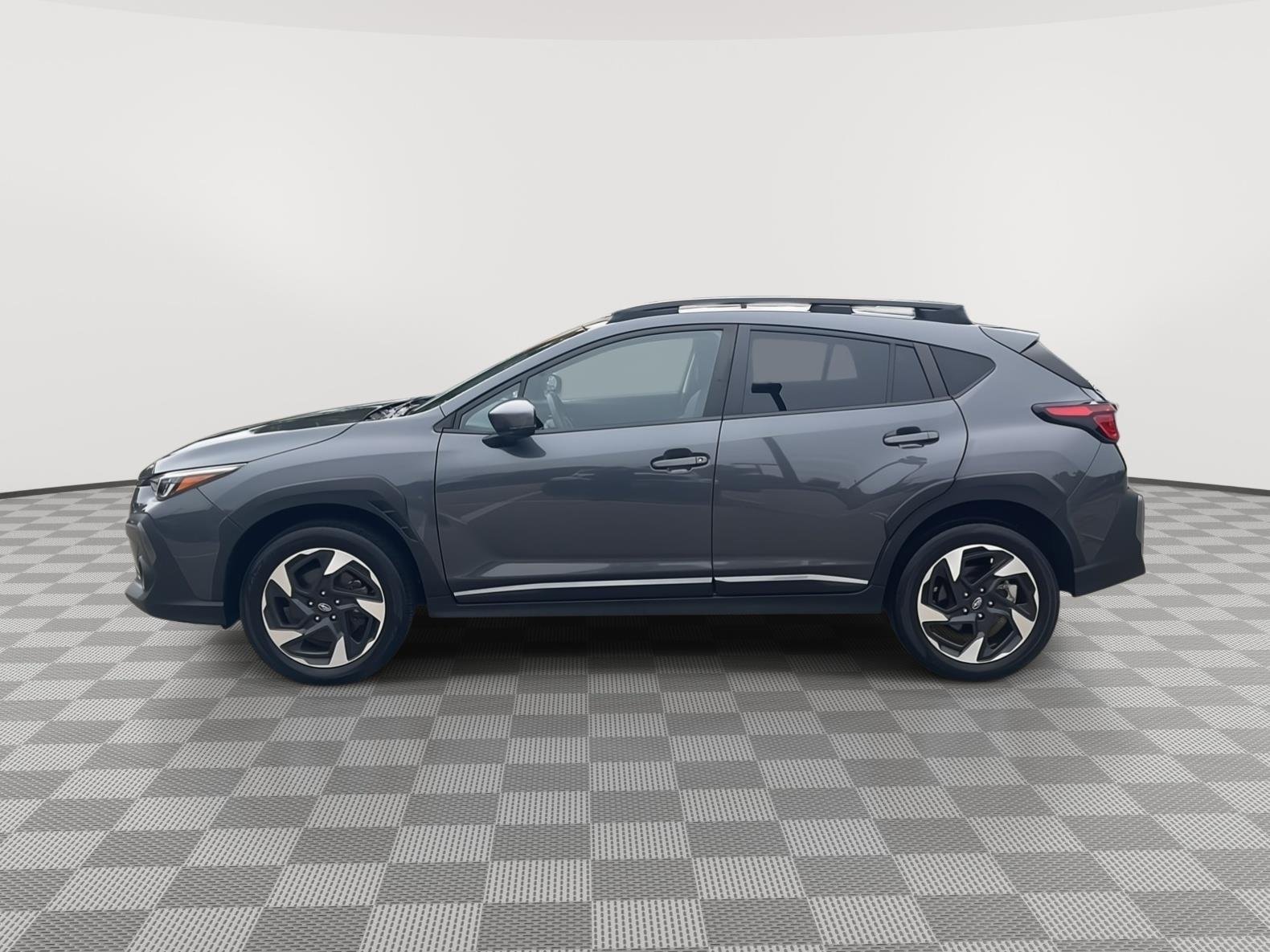 Used 2024 Magnetite Gray Metallic Subaru Limited image 9