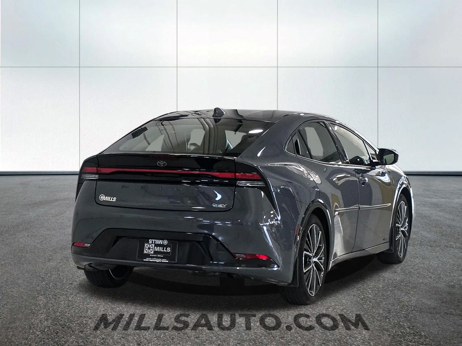 Used 2025 Gray Toyota XLE image 7
