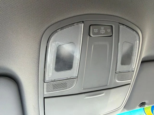 Used 2019 Red Hyundai Value image 18