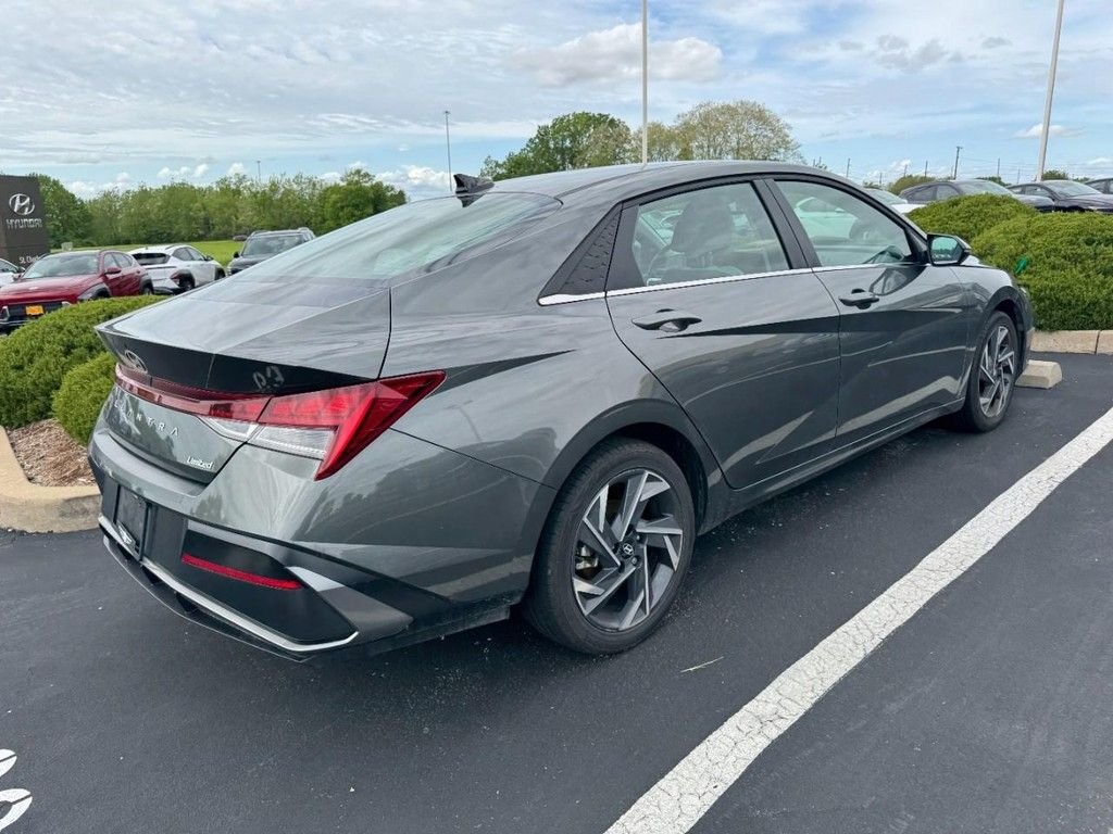 Used 2025 Gray Hyundai Limited image 3