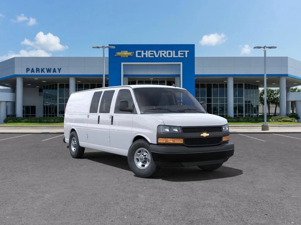 New 2025 Summit White Chevrolet WT image 1